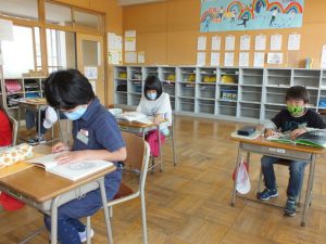 12日 読書旬間 ランランランニング 魚沼市立宇賀地小学校 12日 読書旬間 ランランランニング 魚沼市立宇賀地小学校
